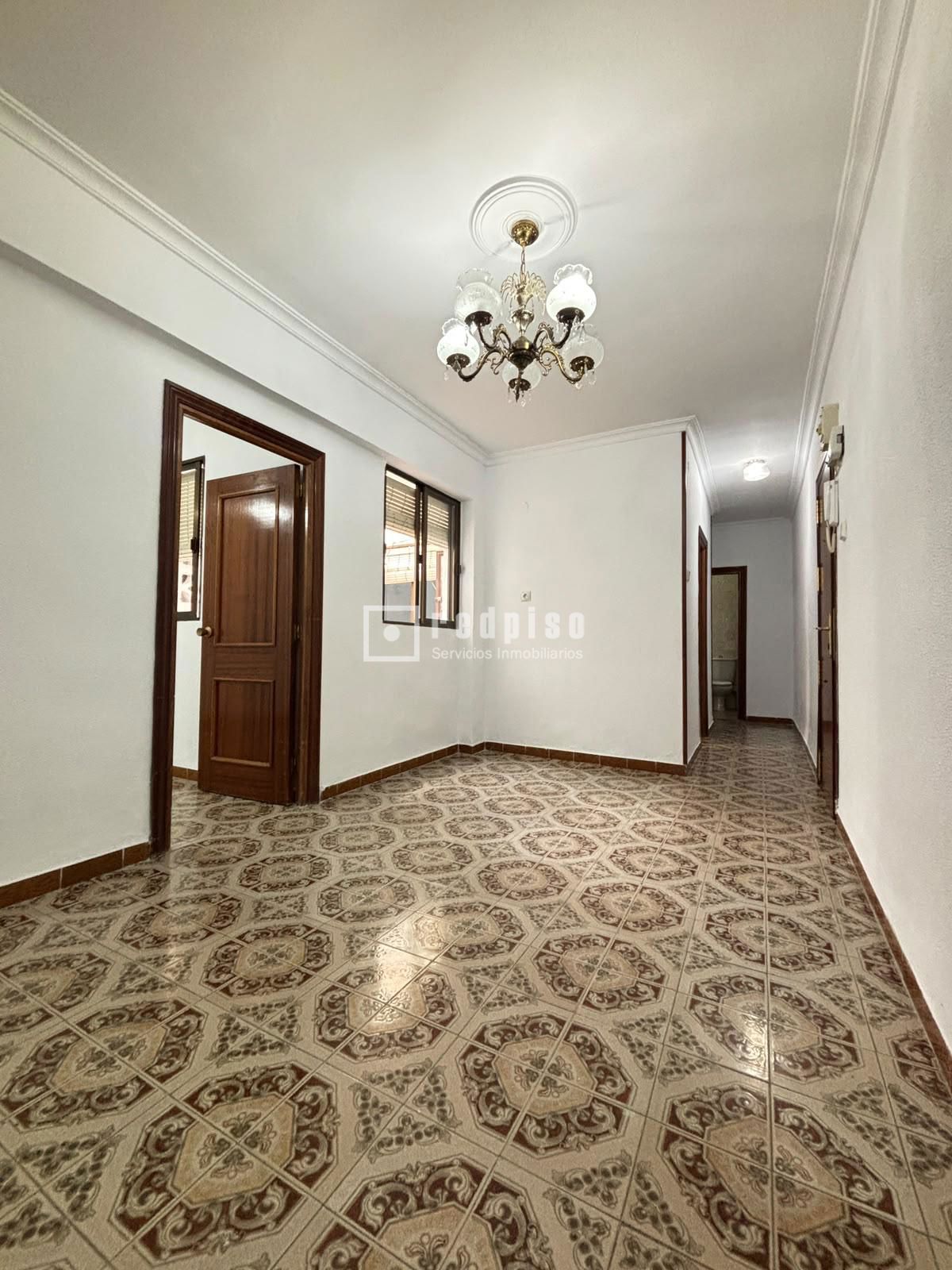 Piso en venta en  Camas, Sevilla  3/19