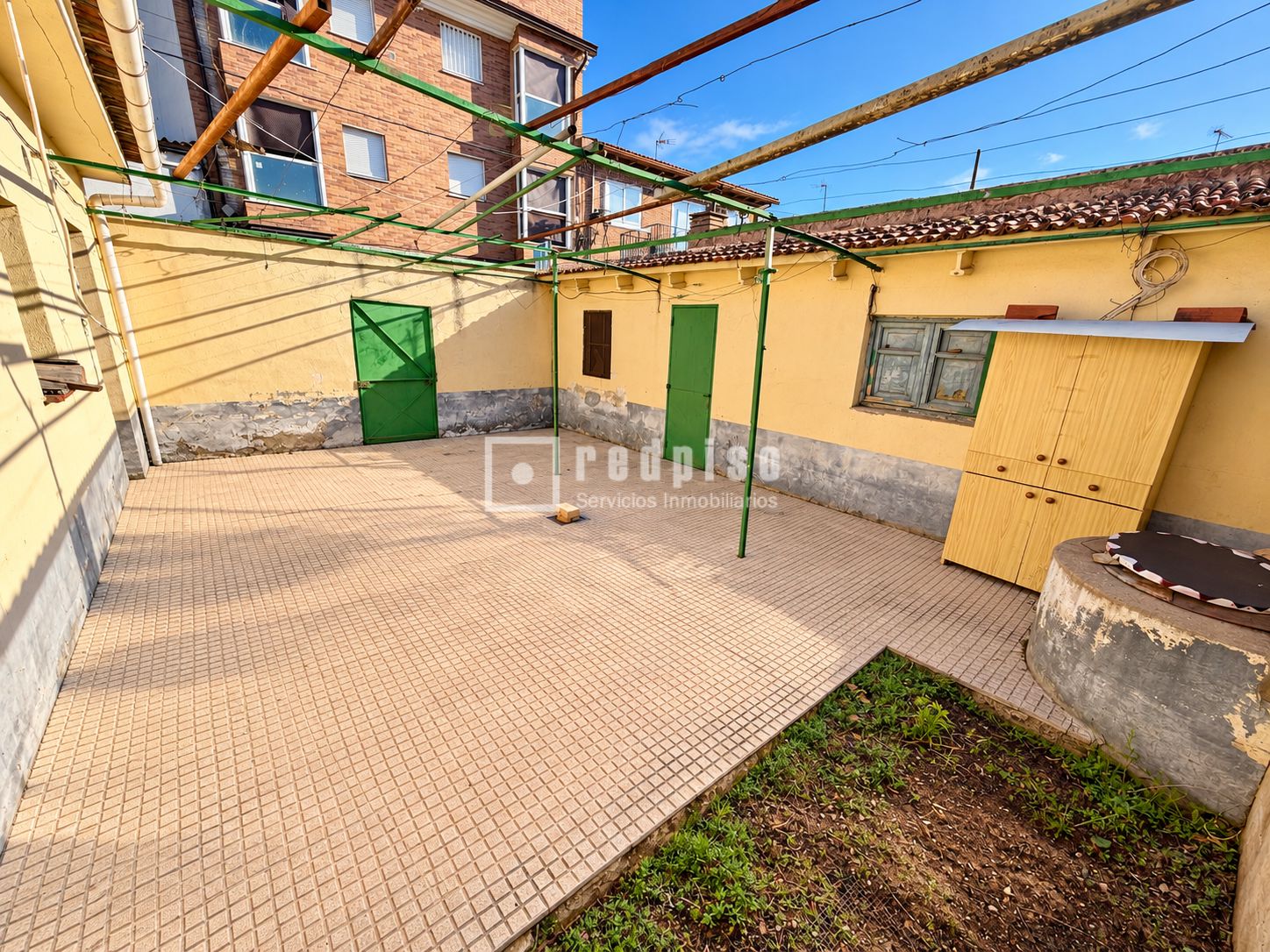 Casa en venta en  Alovera, Guadalajara  12/18