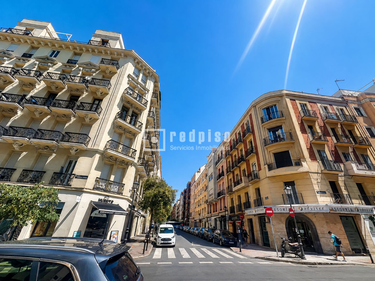 Piso en venta en  calle de Fernando el Católico, Madrid  1/1