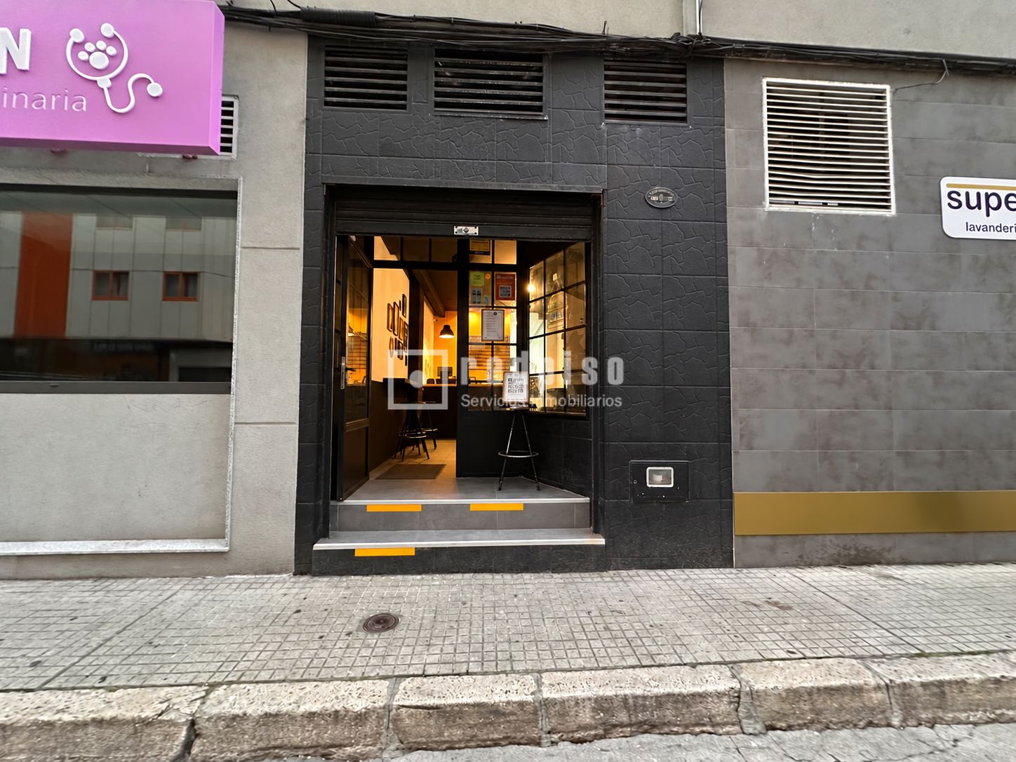 Local en alquiler  calle Orzan, A Coruña  1/1