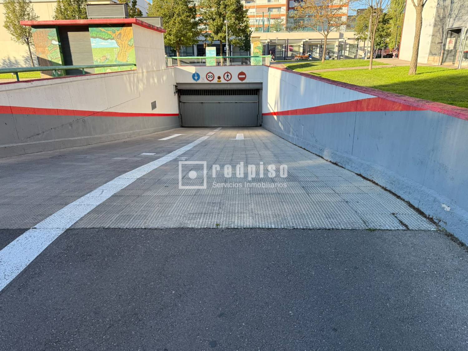 Garaje en venta en calle De Galicia, Fuenlabrada, Madrid 6/8