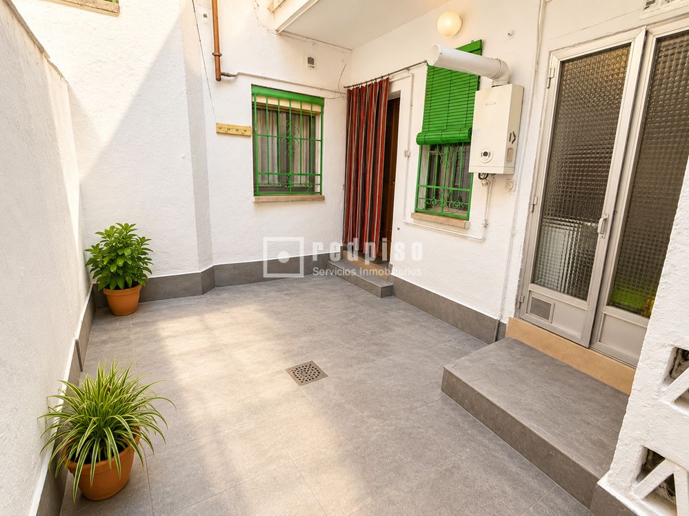 Piso en venta en  calle de San Jorge, Madrid  1/1