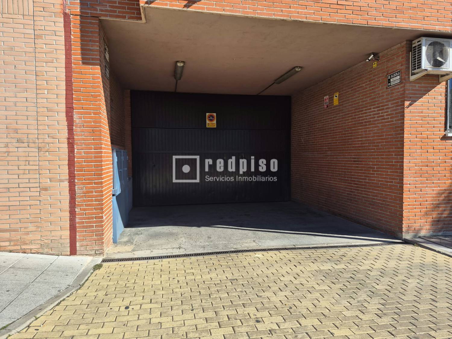 Garaje en venta en  Parla, Madrid  1/10
