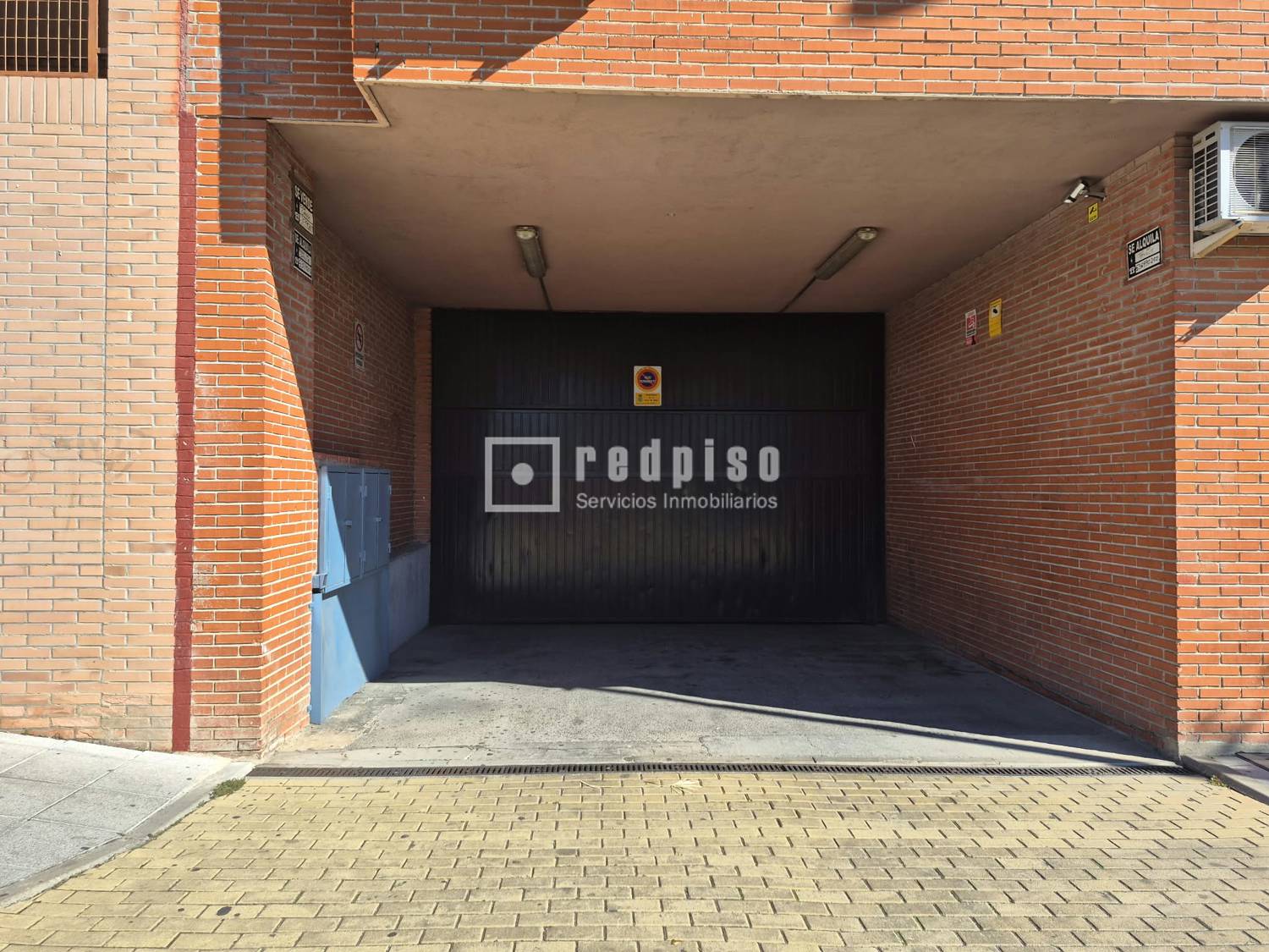 Garaje en venta en  Parla, Madrid  6/10